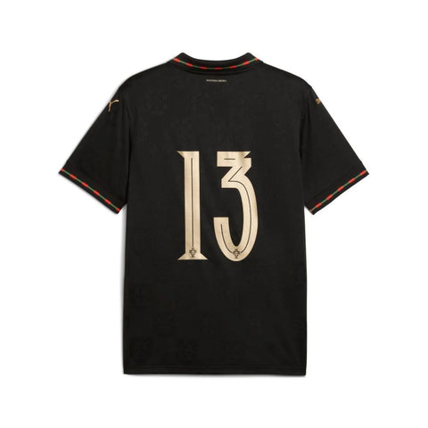 Eusébio 13 x Portugal Pantera Negra, Showroom Quality T-shirt
