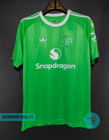 Manchester United Goalkeeper Green T-shirt 25/26, Showroom Quality
